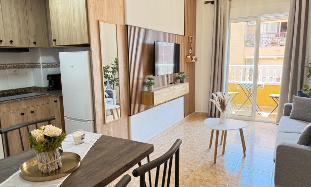Venta - Apartamento / piso -
Torrevieja - Los Europeos