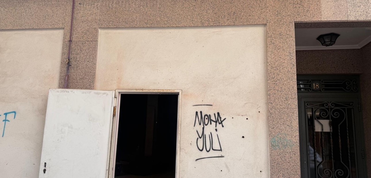 Herverkoop - Commercial Unit -
Torrevieja - torrevieja