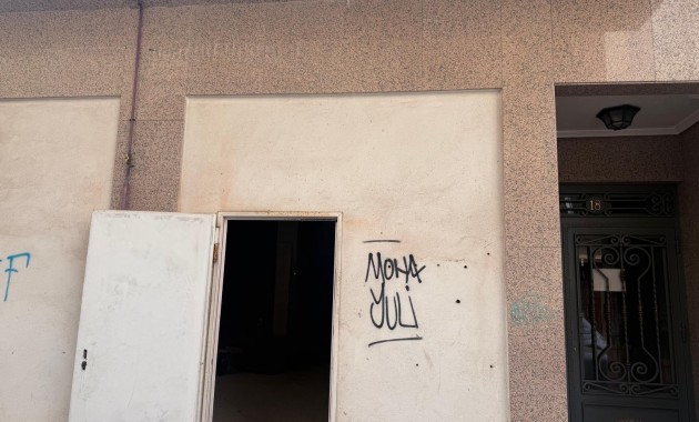 Herverkoop - Commercial Unit -
Torrevieja - torrevieja