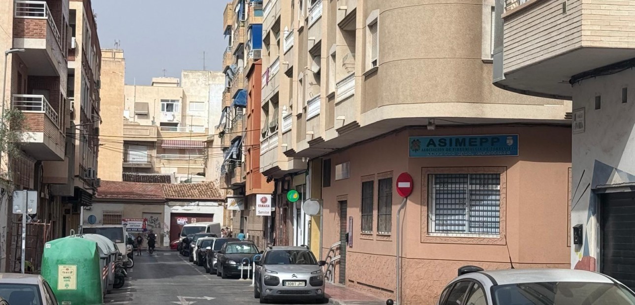 Herverkoop - Commercial Unit -
Torrevieja - torrevieja