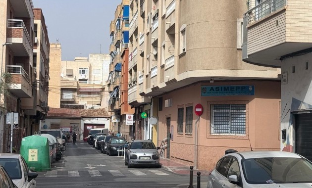 Herverkoop - Commercial Unit -
Torrevieja - torrevieja