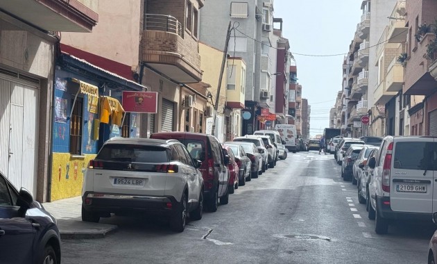 Herverkoop - Commercial Unit -
Torrevieja - torrevieja