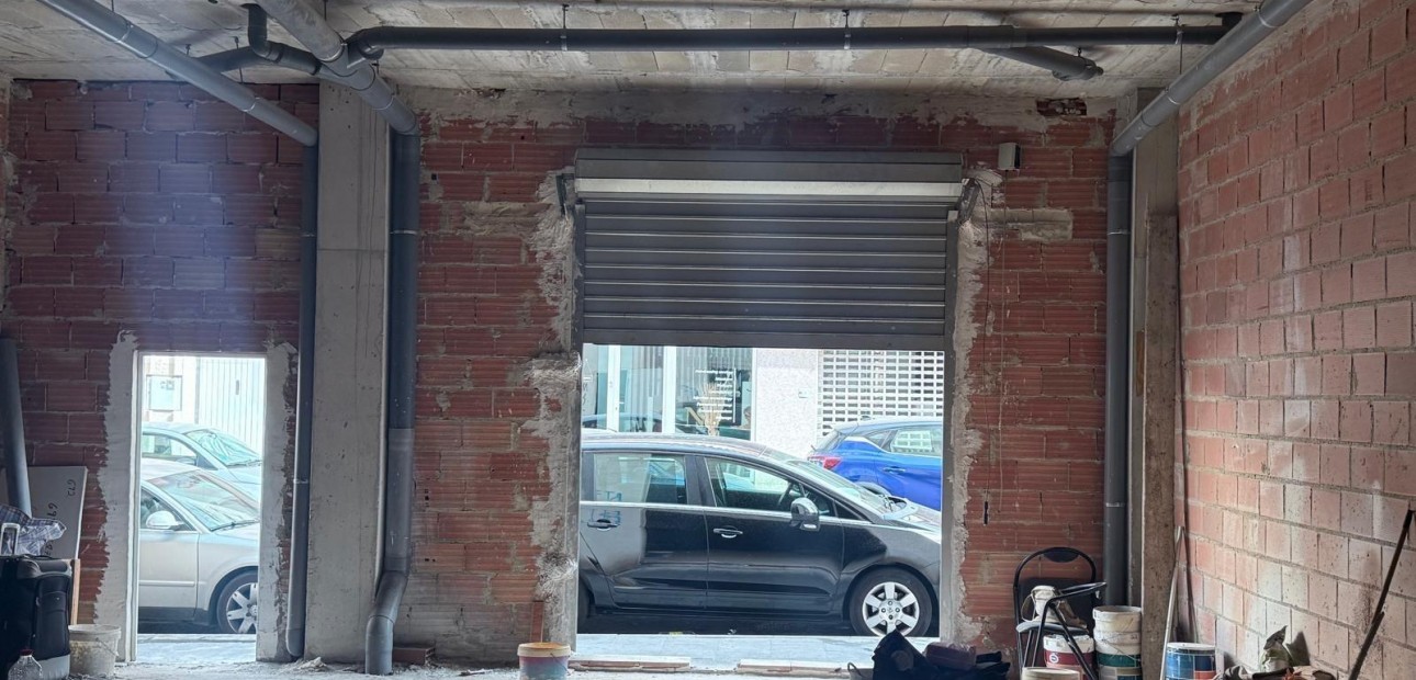 Herverkoop - Commercial Unit -
Torrevieja - torrevieja