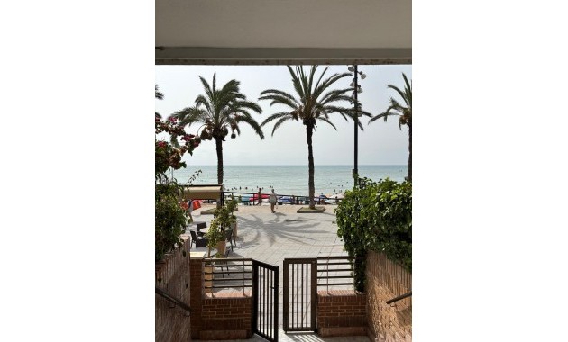 Sale - Apartment / flat -
Torrevieja - Playa del cura