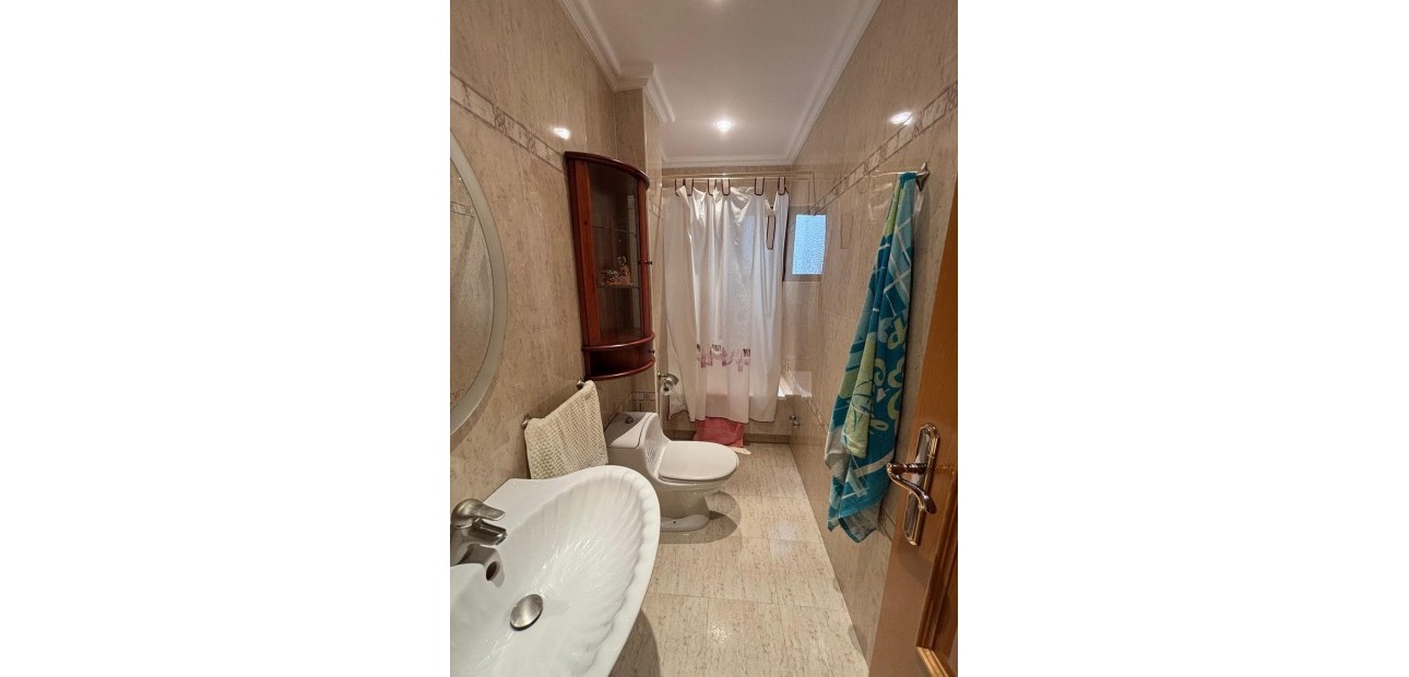 Sale - Apartment / flat -
Torrevieja - Playa del cura