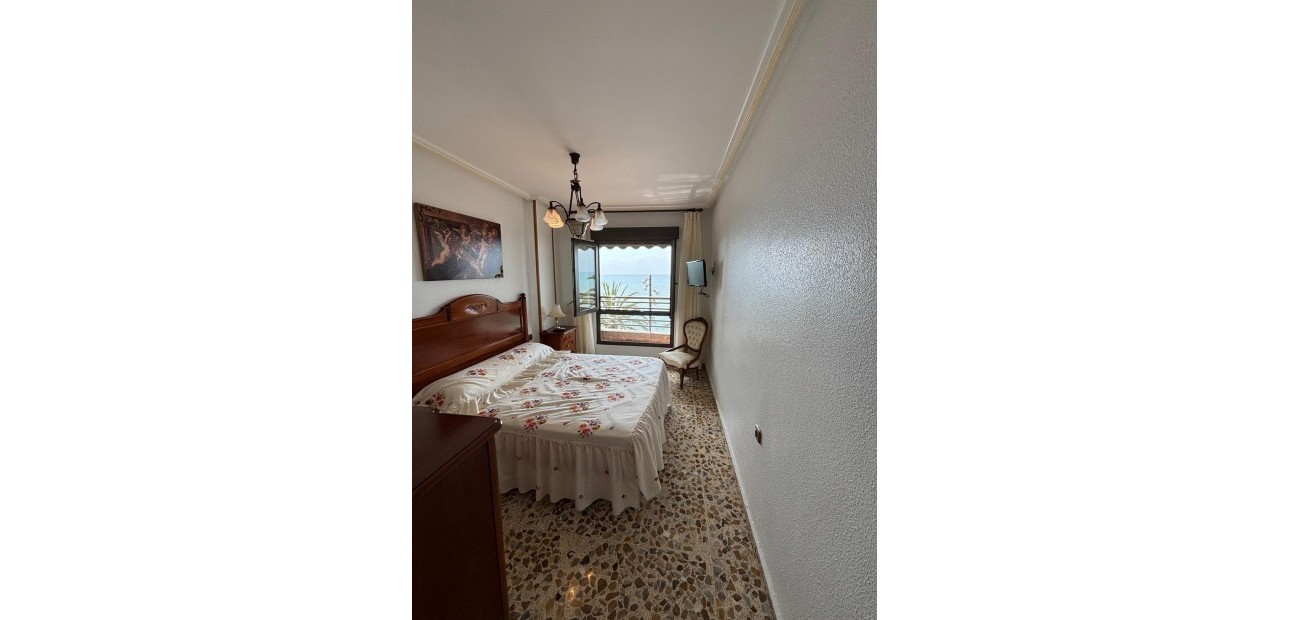 Sale - Apartment / flat -
Torrevieja - Playa del cura