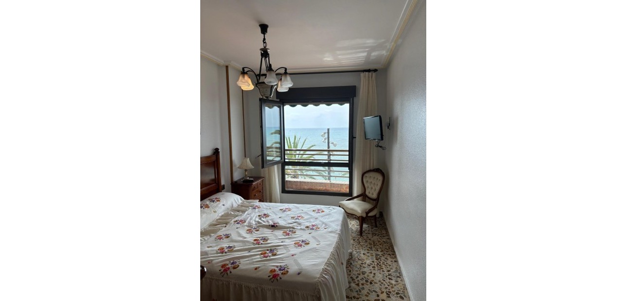 Sale - Apartment / flat -
Torrevieja - Playa del cura