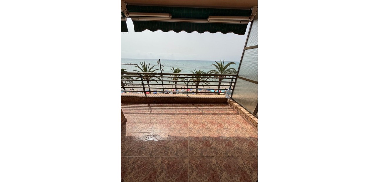 Sale - Apartment / flat -
Torrevieja - Playa del cura