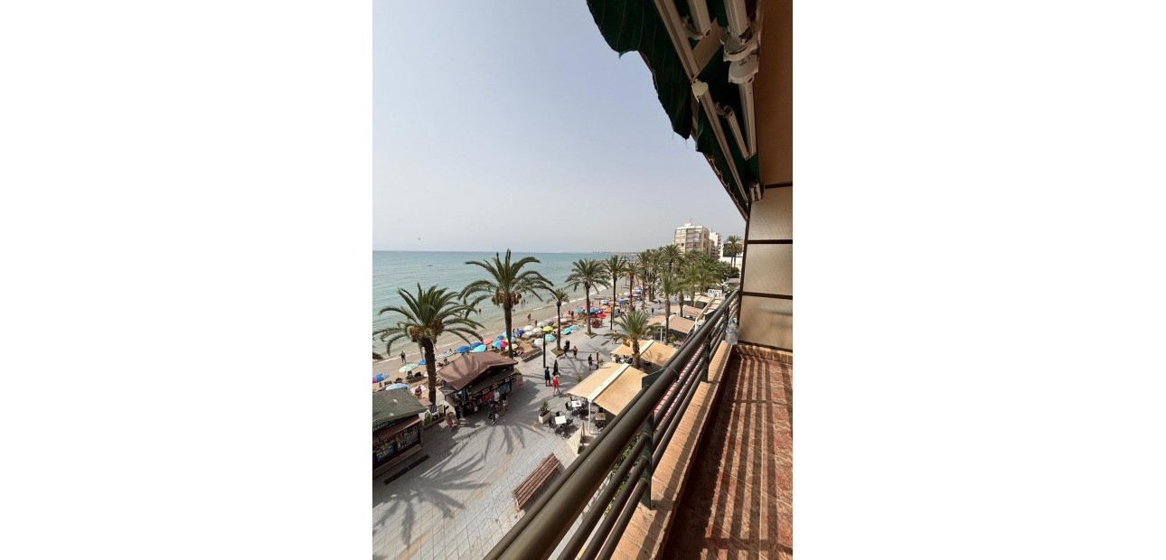 Sale - Apartment / flat -
Torrevieja - Playa del cura