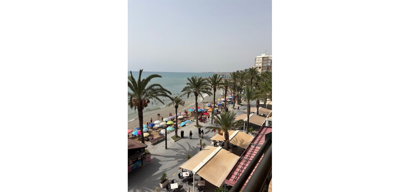 Sale - Apartment / flat -
Torrevieja - Playa del cura
