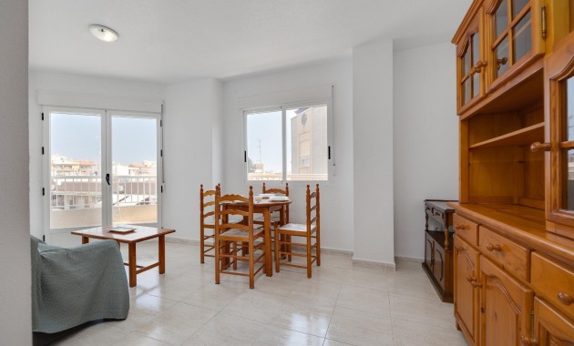 Herverkoop - Appartement / flat -
Torrevieja - Estacion de autobuses