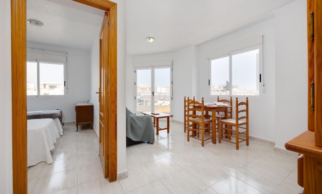 Herverkoop - Appartement / flat -
Torrevieja - Estacion de autobuses
