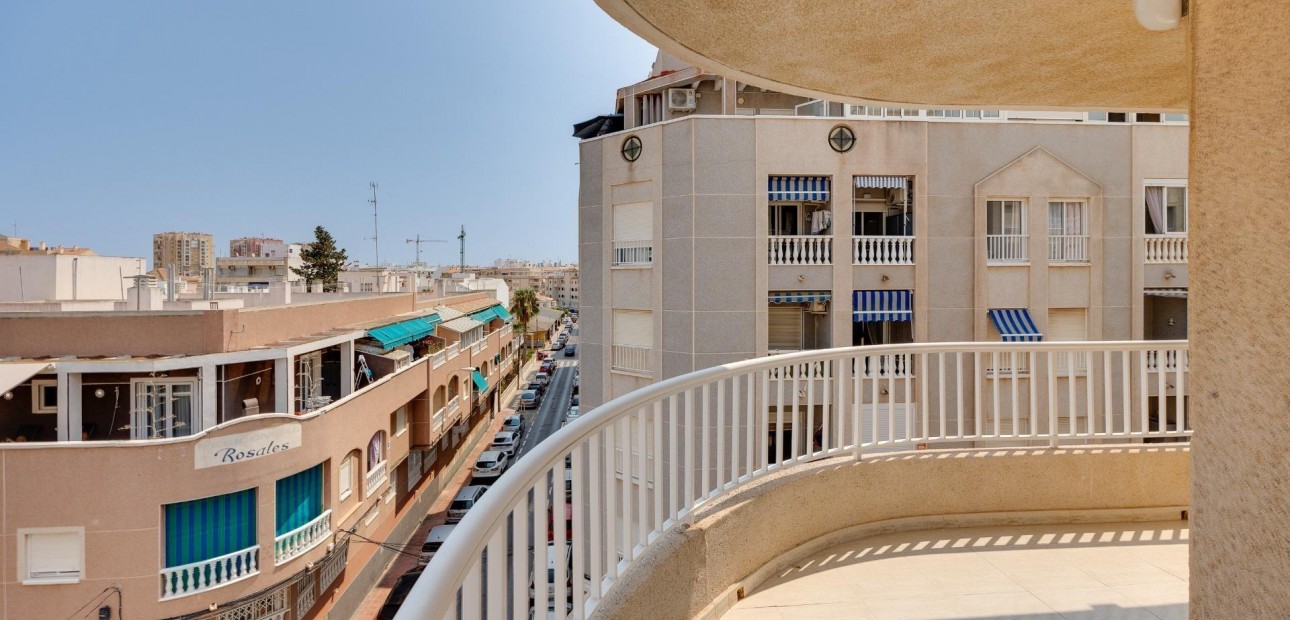 Herverkoop - Appartement / flat -
Torrevieja - Estacion de autobuses