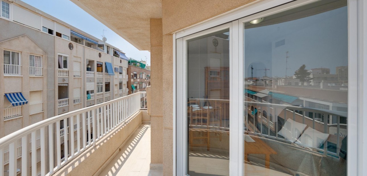 Herverkoop - Appartement / flat -
Torrevieja - Estacion de autobuses