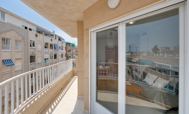 Herverkoop - Appartement / flat -
Torrevieja - Estacion de autobuses