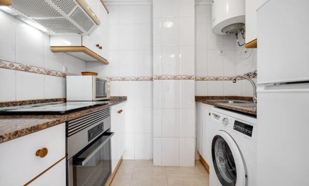 Herverkoop - Appartement / flat -
Torrevieja - Estacion de autobuses