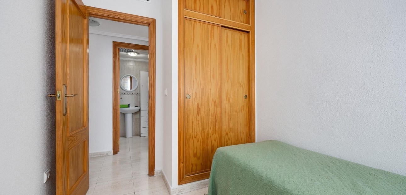 Herverkoop - Appartement / flat -
Torrevieja - Estacion de autobuses