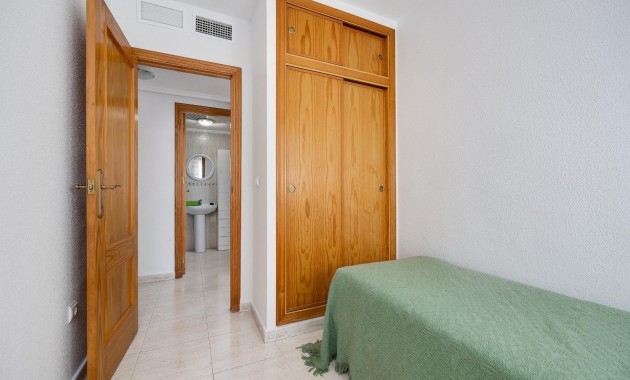 Herverkoop - Appartement / flat -
Torrevieja - Estacion de autobuses