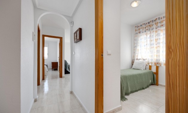 Herverkoop - Appartement / flat -
Torrevieja - Estacion de autobuses