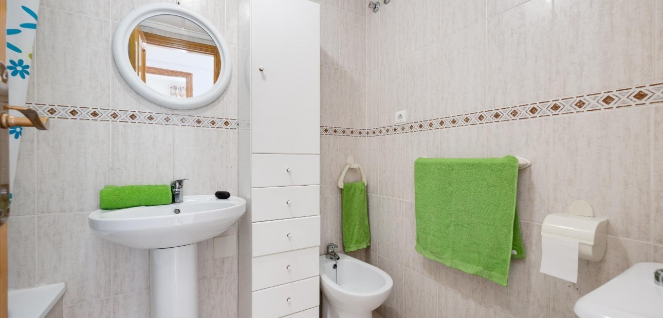 Herverkoop - Appartement / flat -
Torrevieja - Estacion de autobuses