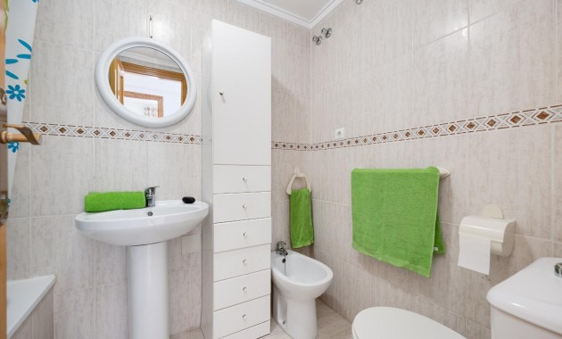 Herverkoop - Appartement / flat -
Torrevieja - Estacion de autobuses
