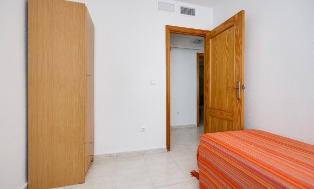 Herverkoop - Appartement / flat -
Torrevieja - Estacion de autobuses