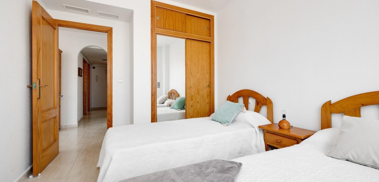 Herverkoop - Appartement / flat -
Torrevieja - Estacion de autobuses