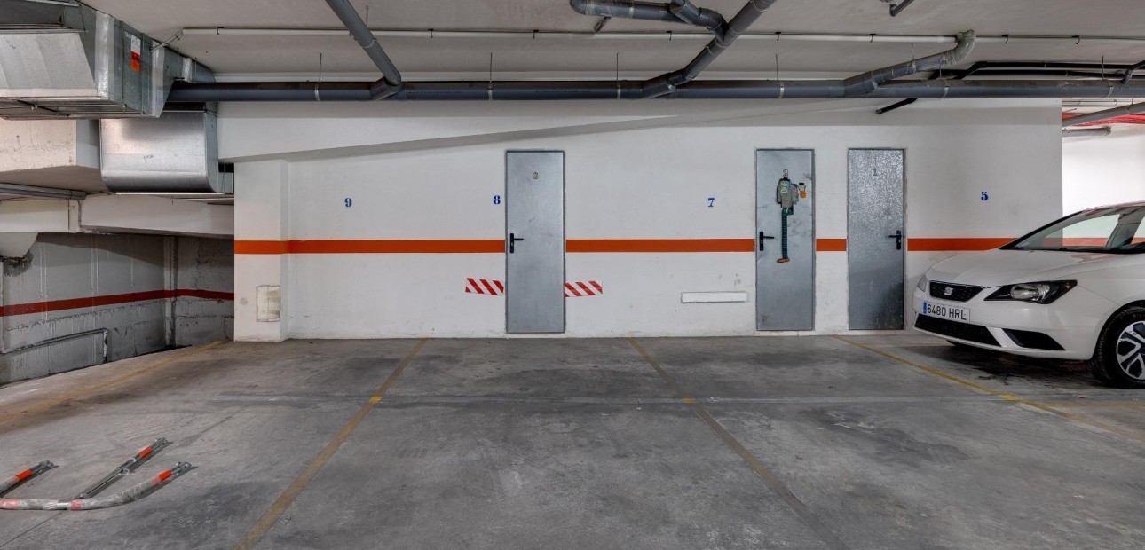 Herverkoop - Appartement / flat -
Torrevieja - Estacion de autobuses