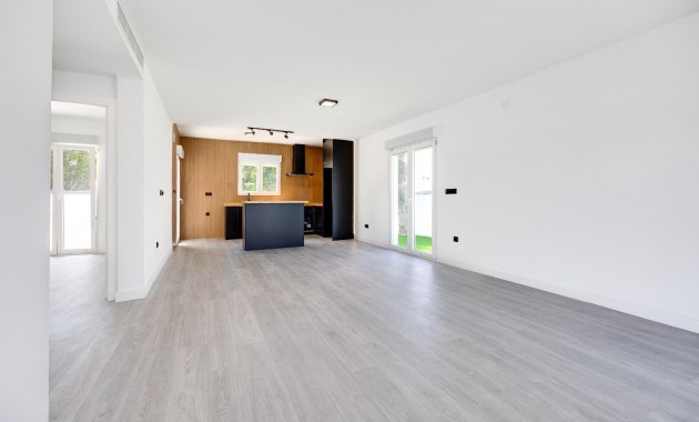 Sale - Villa -
Torrevieja - El limonar