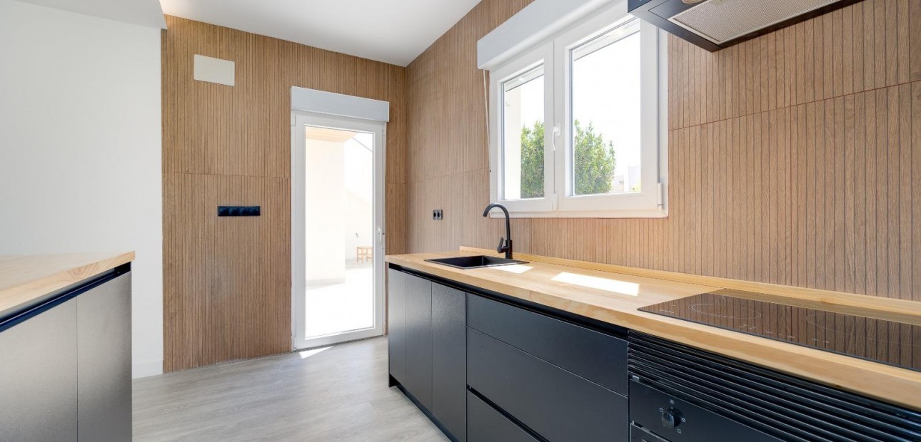 Sale - Villa -
Torrevieja - El limonar