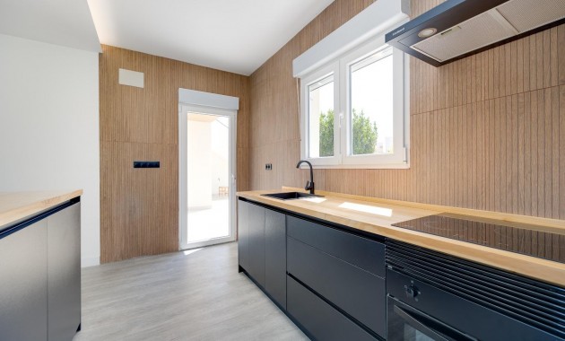 Sale - Villa -
Torrevieja - El limonar