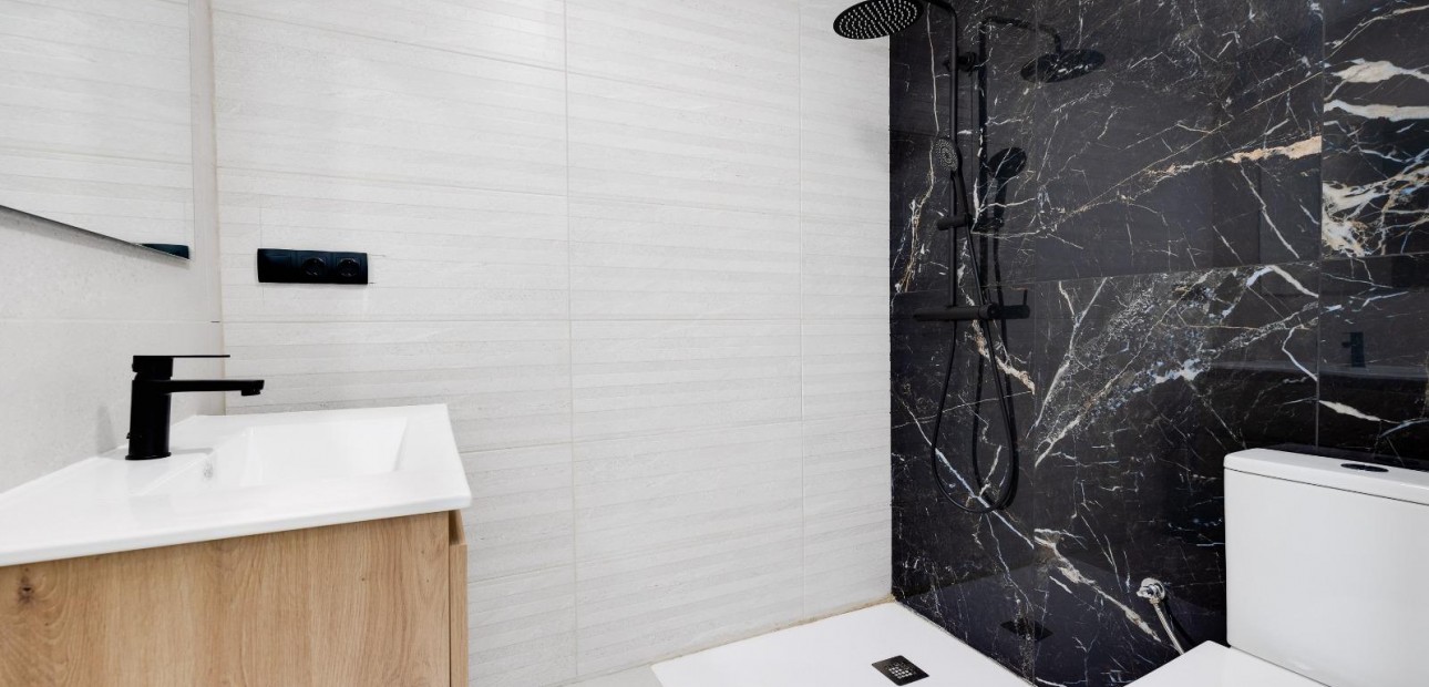 Sale - Villa -
Torrevieja - El limonar