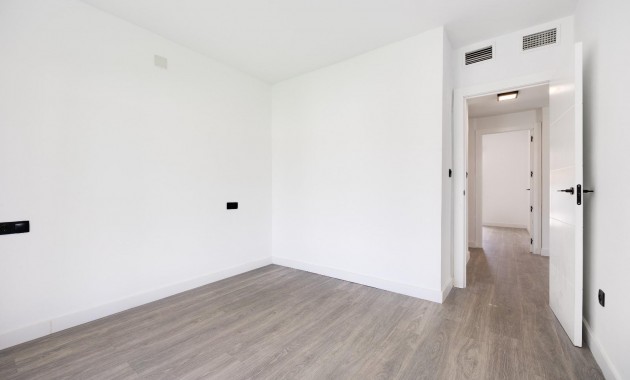 Sale - Villa -
Torrevieja - El limonar