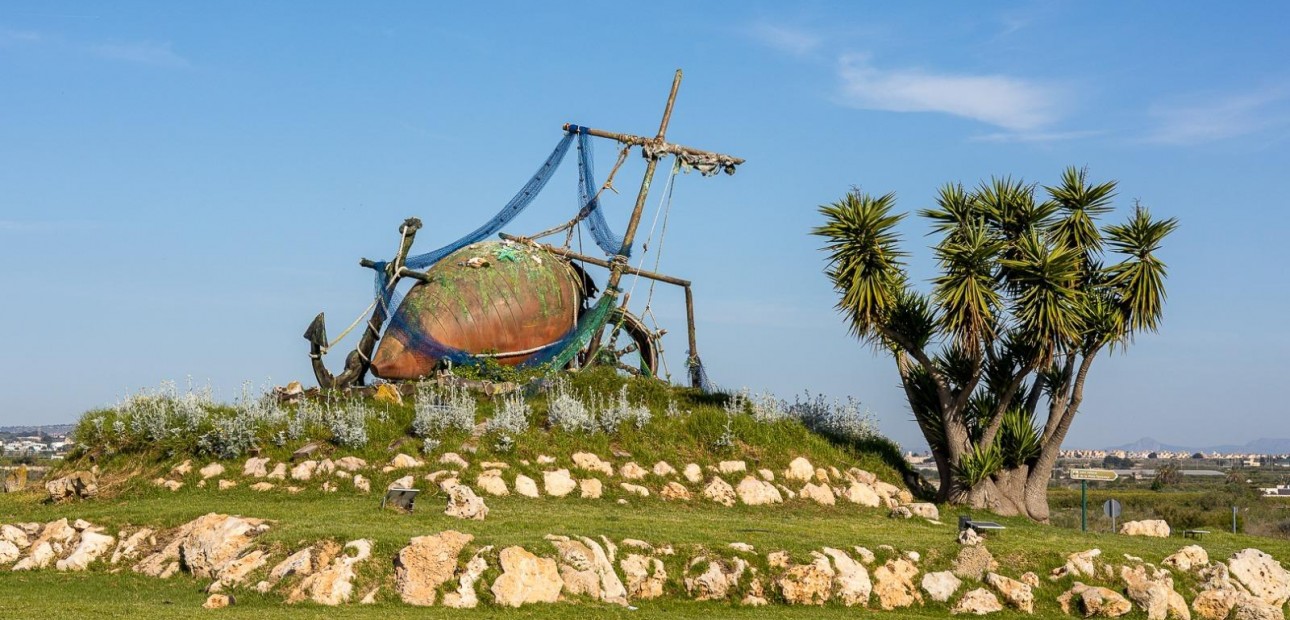 Sale - Villa -
Torrevieja - El limonar