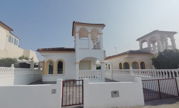Venta - Villa -
Orihuela
