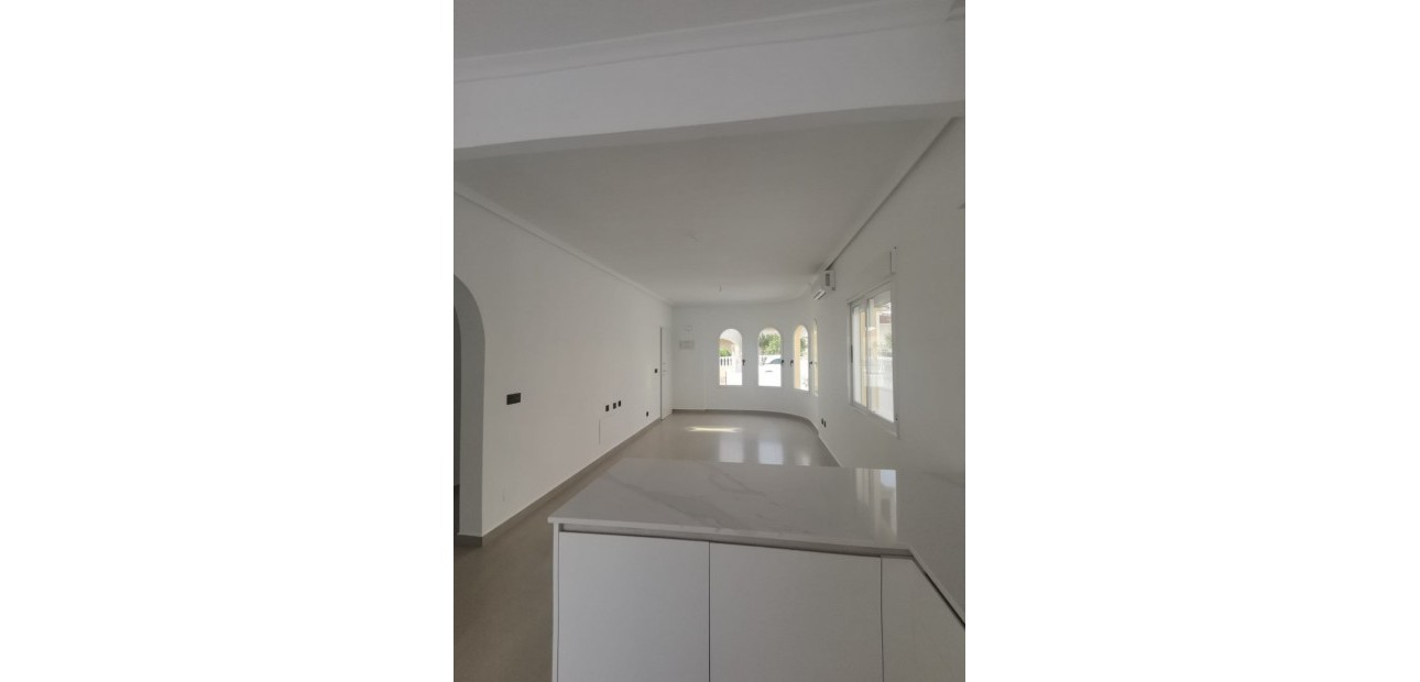 Venta - Villa -
Orihuela