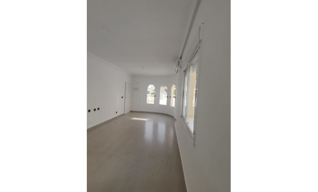 Venta - Villa -
Orihuela