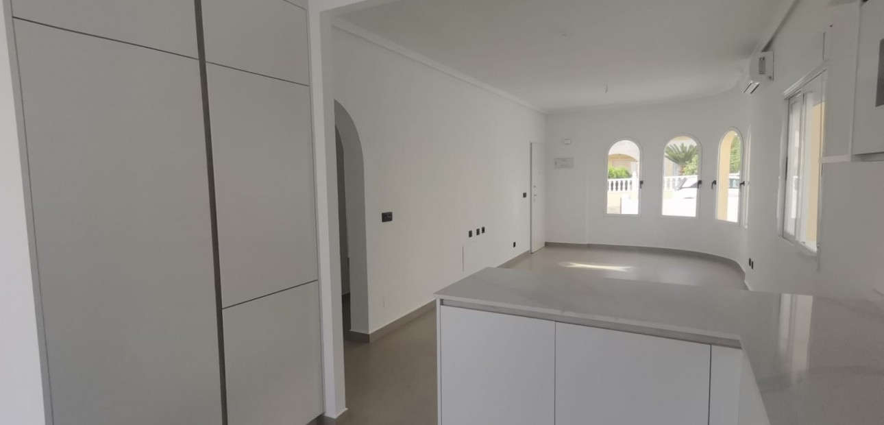 Venta - Villa -
Orihuela