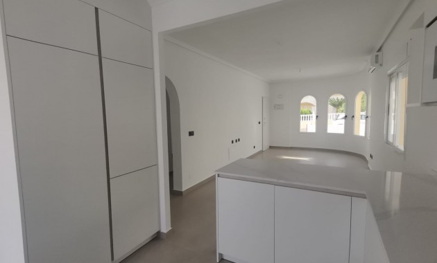 Venta - Villa -
Orihuela