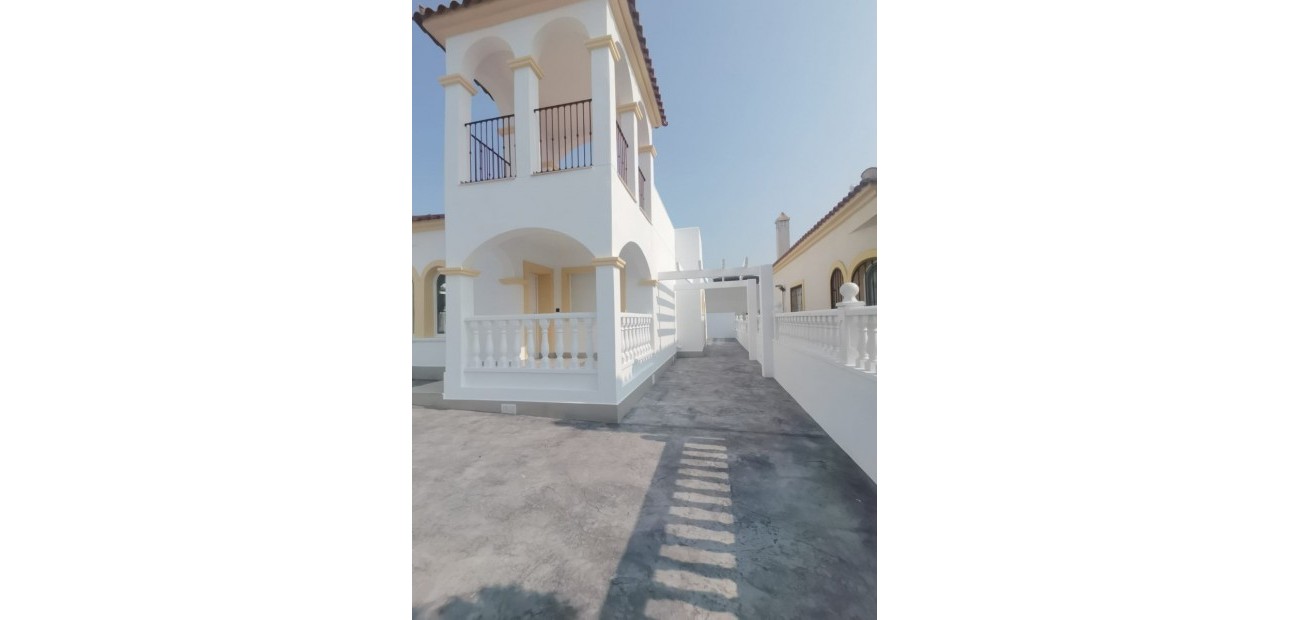 Venta - Villa -
Orihuela