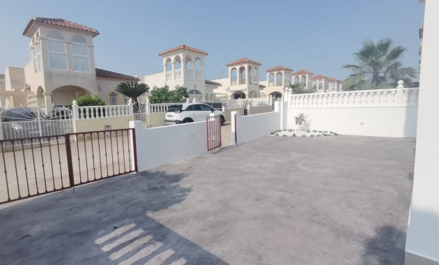 Venta - Villa -
Orihuela
