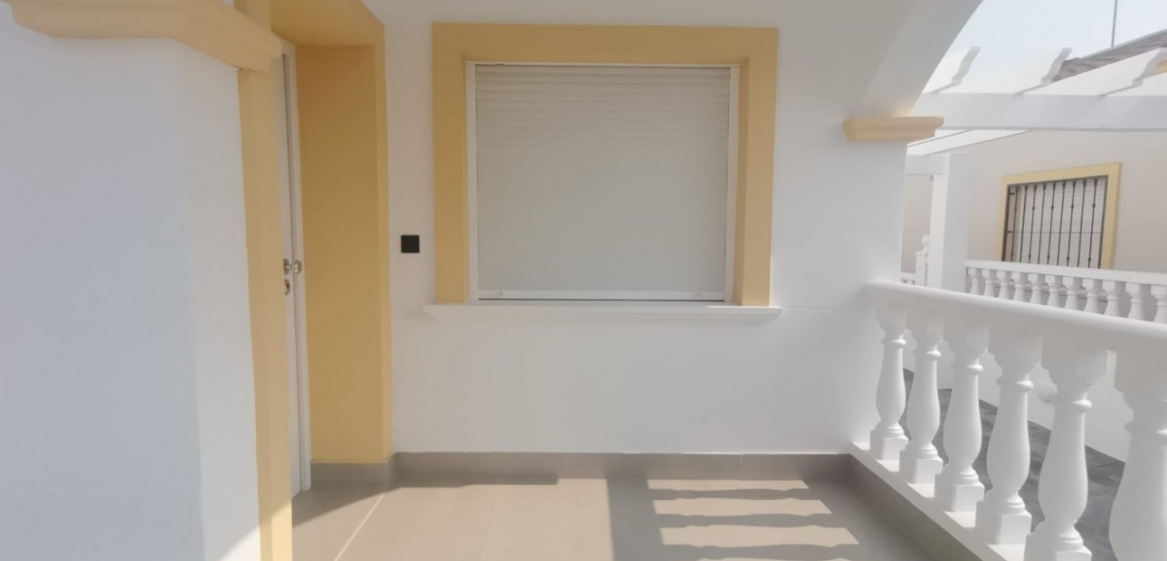 Venta - Villa -
Orihuela