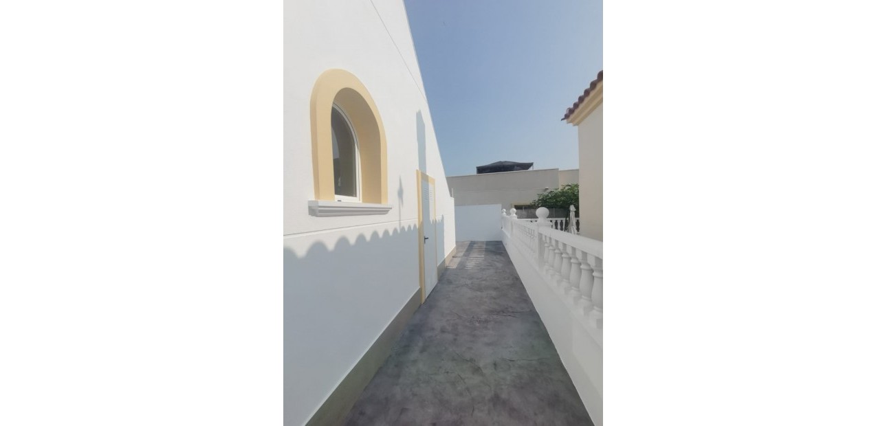 Venta - Villa -
Orihuela