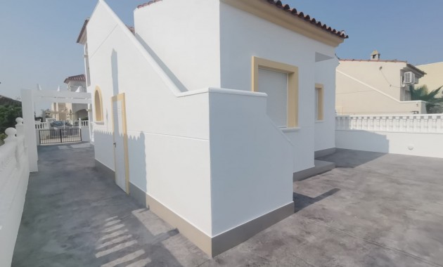 Venta - Villa -
Orihuela