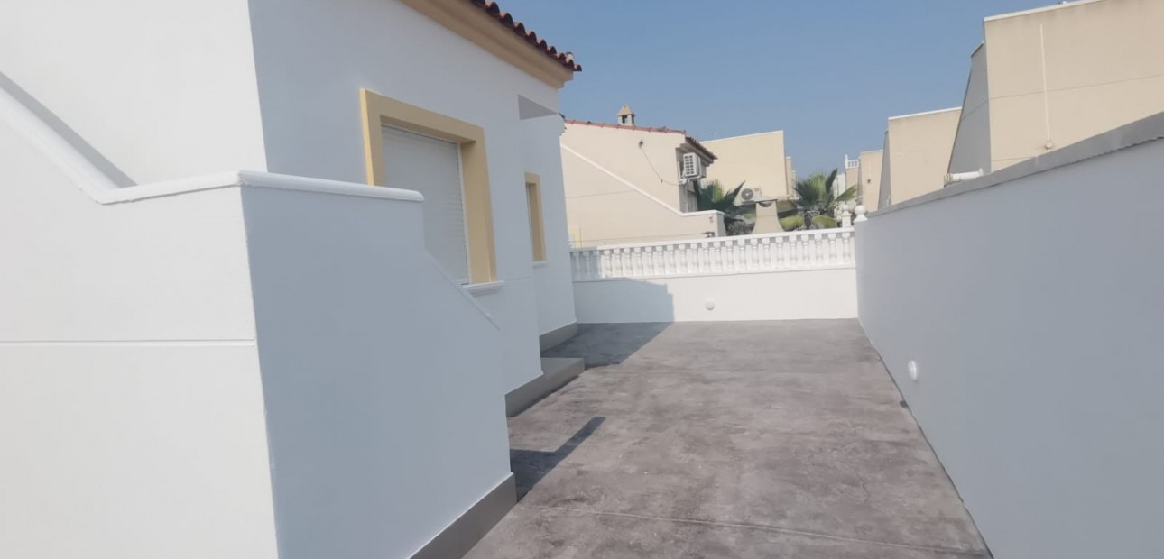 Venta - Villa -
Orihuela