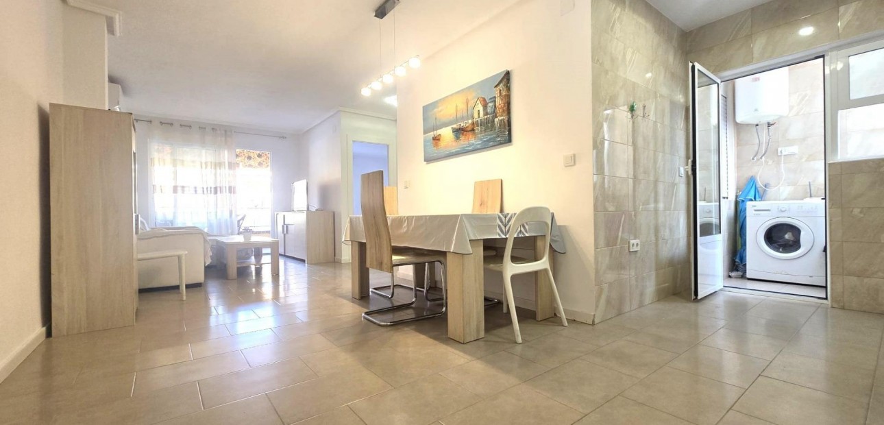 Herverkoop - Appartement / flat -
Torrevieja - Estacion de autobuses