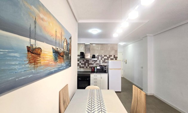 Herverkoop - Appartement / flat -
Torrevieja - Estacion de autobuses
