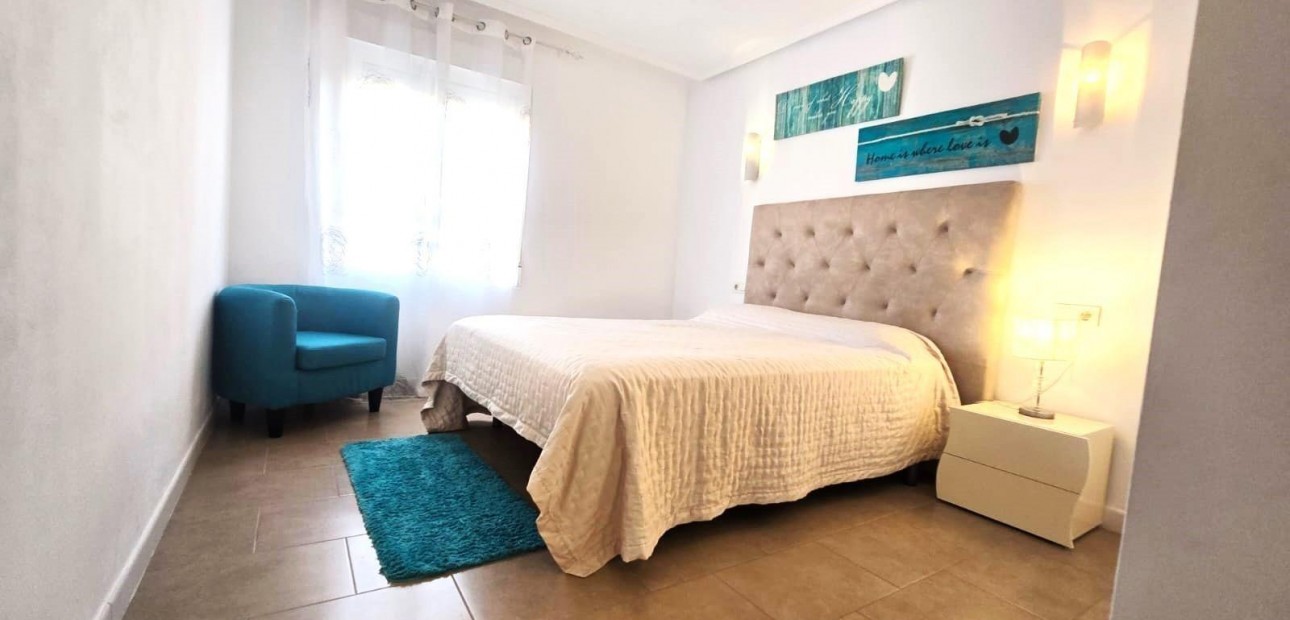 Herverkoop - Appartement / flat -
Torrevieja - Estacion de autobuses