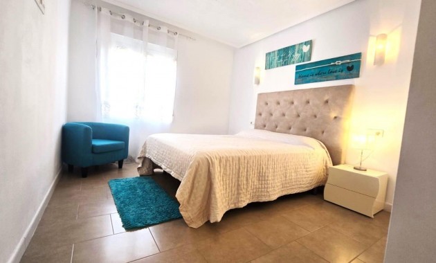 Herverkoop - Appartement / flat -
Torrevieja - Estacion de autobuses