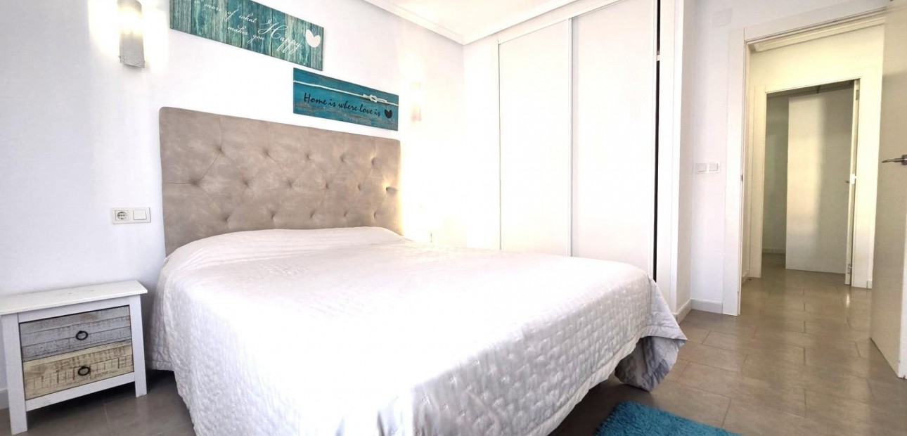 Herverkoop - Appartement / flat -
Torrevieja - Estacion de autobuses